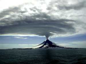 augustine-volcano-alaska-cyrus-read-usgs-2006-small_original